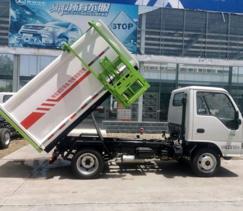 4方柴油侧装挂桶垃圾车 蓝牌城市的清洁卫士